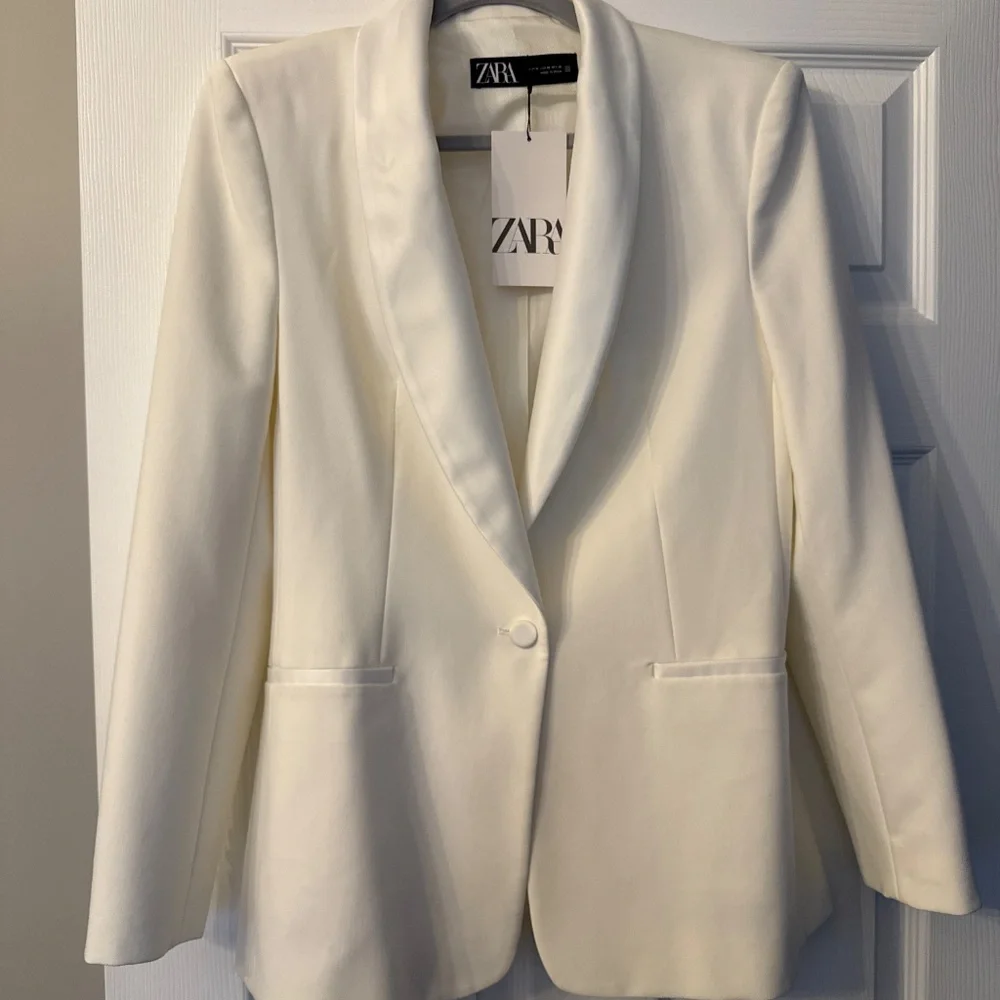 Zara White Tuxedo Blazer - Picture 2 of 9